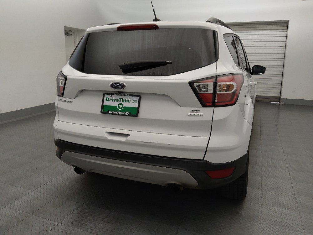 Used 2018 Ford Escape SE FWD image 7