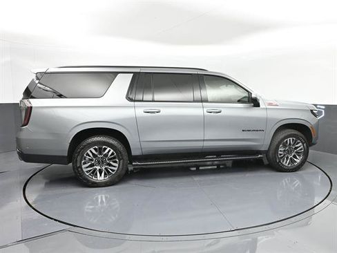 Used 2025 Chevrolet Suburban Z71 w/ Z71 Off-Road Package AWD/4WD image 29