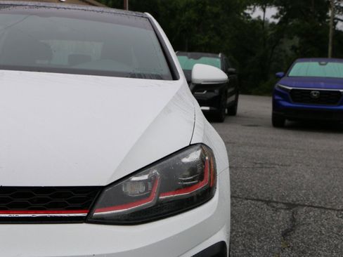 Used 2020 Volkswagen GTI SE FWD image 13