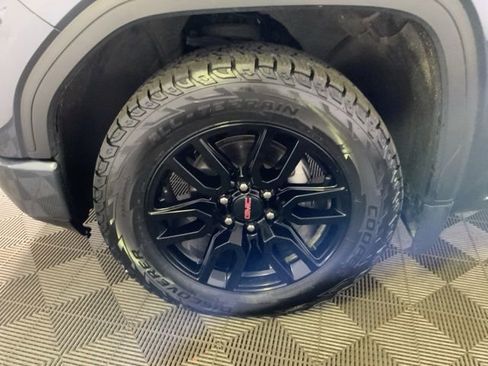 Used 2021 GMC Sierra 1500 Elevation w/ X31 Off-Road Package AWD/4WD image 9