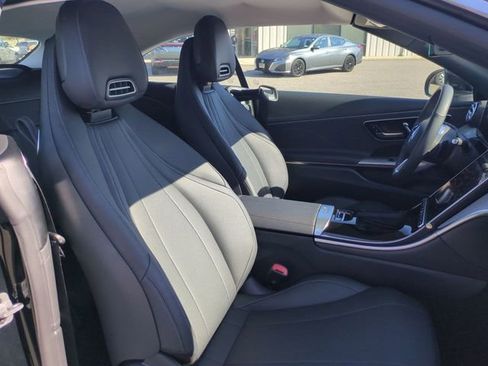 Used 2025 Mercedes-Benz CLE 300 4MATIC Cabriolet image 28