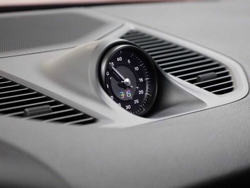 New 2025 Porsche Cayenne Coupe image 18