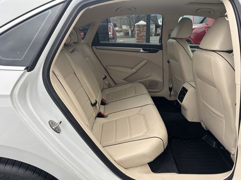 Used 2016 Volkswagen Passat 1.8T SE image 9