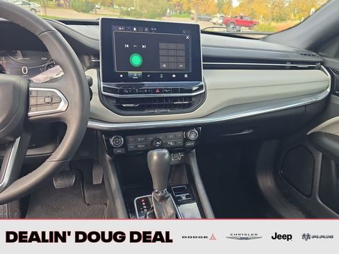 Used 2023 Jeep Compass Limited AWD/4WD image 18