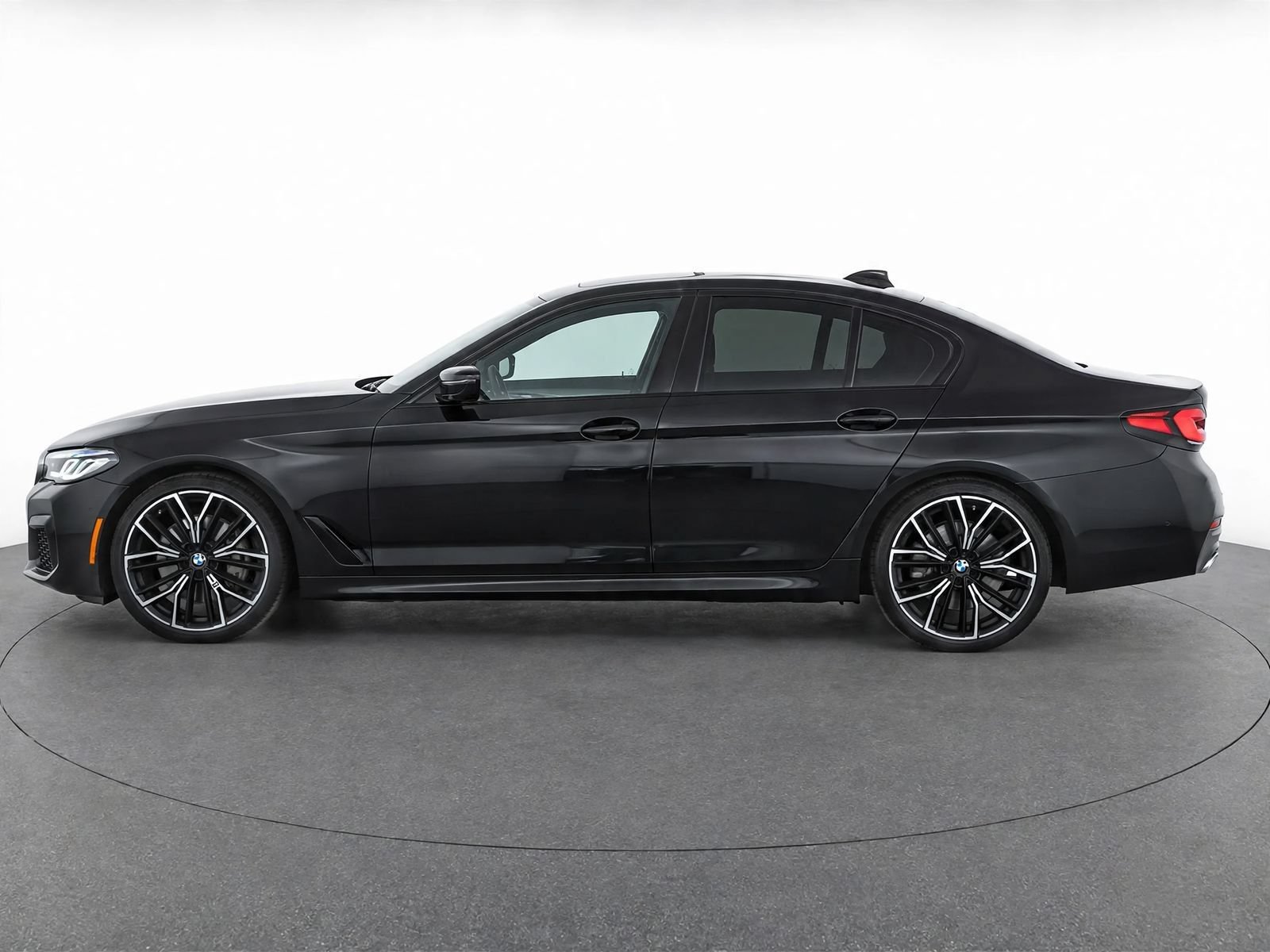 Used 2022 BMW 540i w/ Executive Package RWD image 3