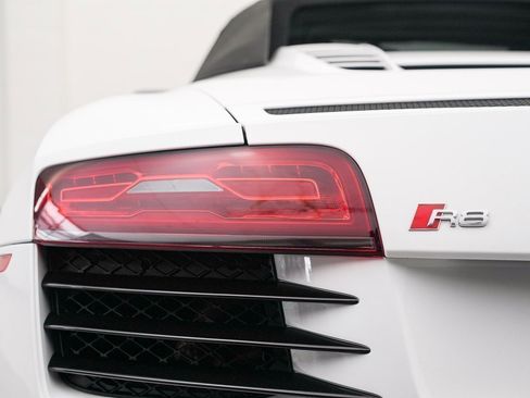 Used 2015 Audi R8 V8 image 20