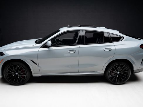 Used 2026 BMW X6 xDrive40i AWD/4WD image 16