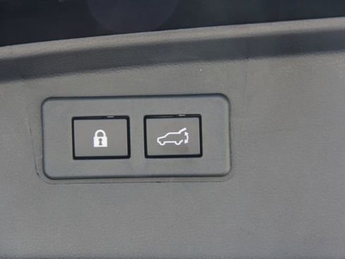 Certified 2025 Subaru Outback Premium AWD/4WD image 32