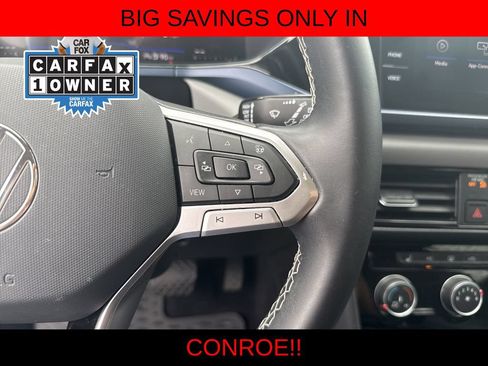 Certified 2023 Volkswagen Taos SE FWD image 15