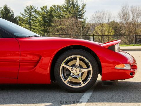Used 2004 Chevrolet Corvette Convertible w/ Preferred Equipment Group image 11