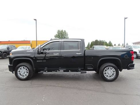 Used 2020 Chevrolet Silverado 2500 High Country w/ Technology Package AWD/4WD image 4