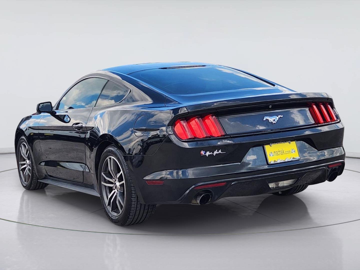 Used 2017 Ford Mustang Coupe RWD image 5