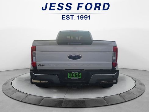 Used 2019 Ford F350 Lariat w/ Chrome Package image 4