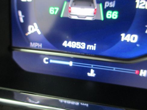 Certified 2024 Chevrolet Silverado 2500 LTZ w/ LTZ Convenience Package image 32