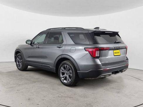 Used 2026 Ford Explorer Active w/ Active Comfort Package AWD/4WD image 7