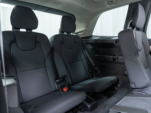 New 2026 Volvo XC90 B6 Plus w/ Protection Package Premier image 25