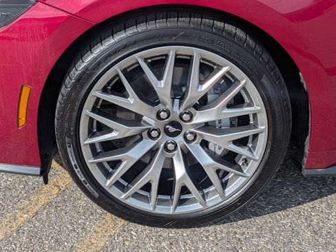 Used 2025 Ford Mustang GT Premium RWD image 13