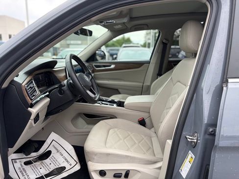 Used 2025 Volkswagen Atlas SE AWD/4WD image 20