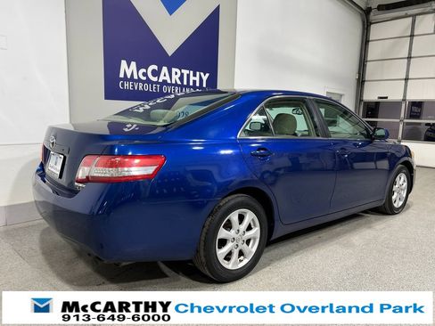Used 2011 Toyota Camry LE image 5