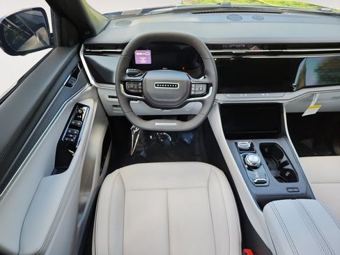 Used 2025 Jeep Wagoneer S Limited AWD/4WD image 10