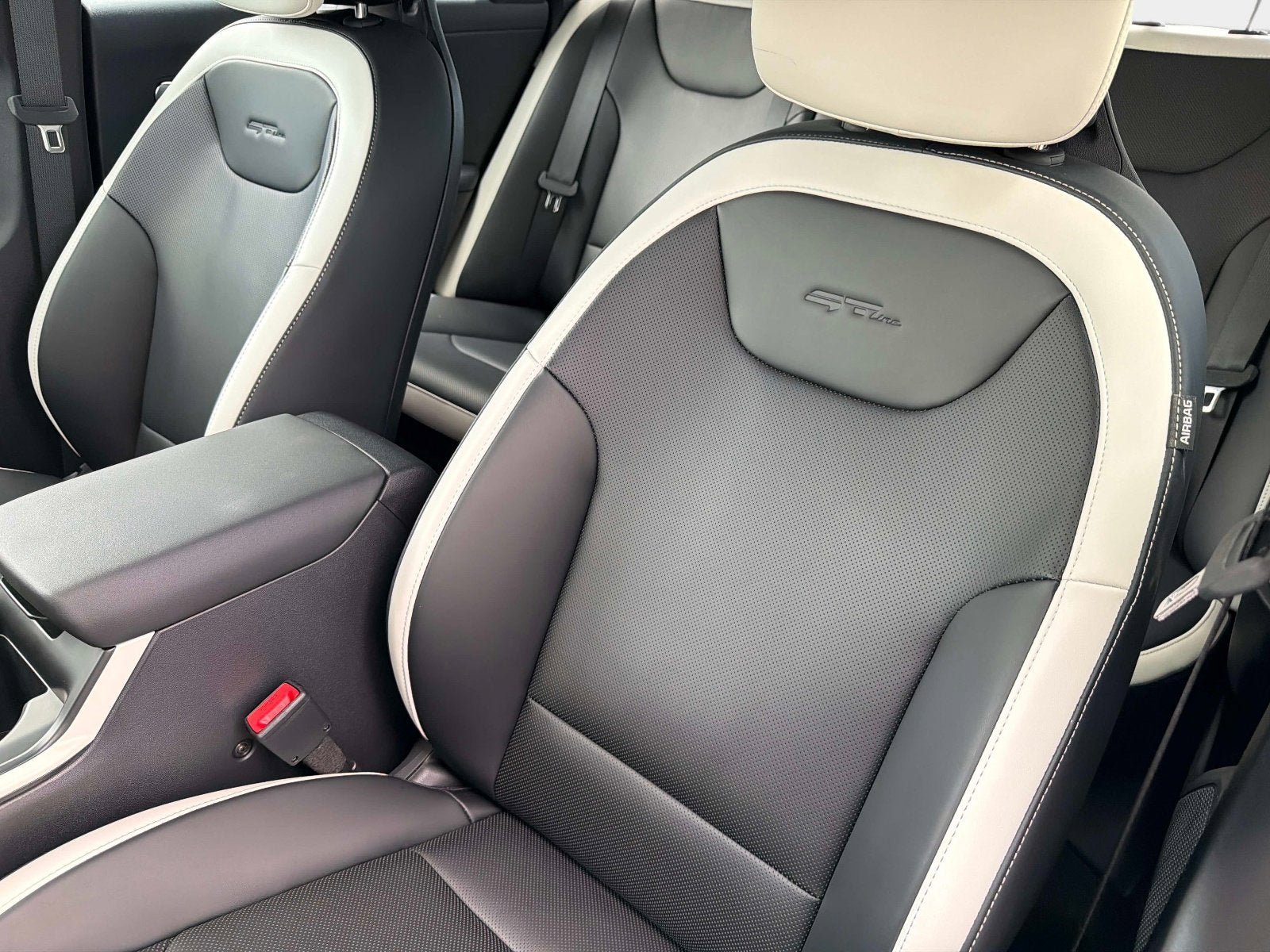 New 2026 Kia K4 GT-Line w/ GT-Line Premium Package FWD image 18