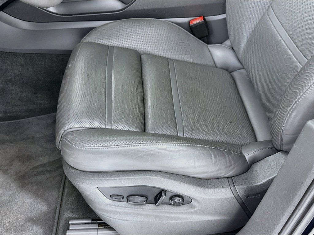 Certified 2023 Porsche Cayenne Platinum Edition AWD/4WD image 13