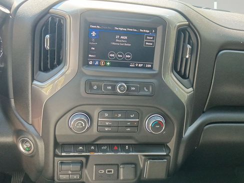 Used 2023 Chevrolet Silverado 1500 Custom AWD/4WD image 17