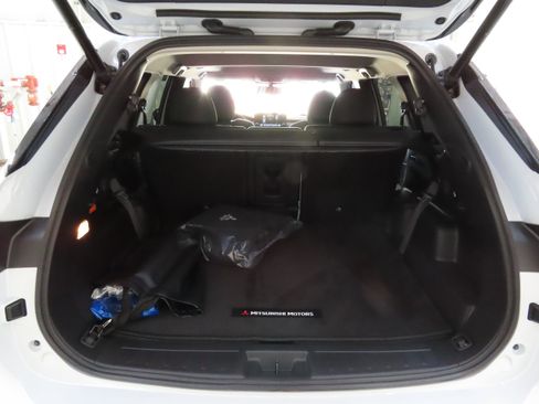 New 2025 Mitsubishi Outlander SE image 22