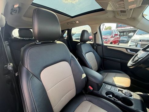 Used 2021 Ford Escape Titanium w/ Titanium Elite Package FWD image 24