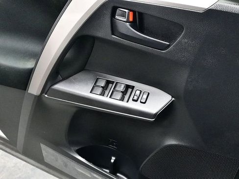 Used 2018 Toyota RAV4 LE image 22