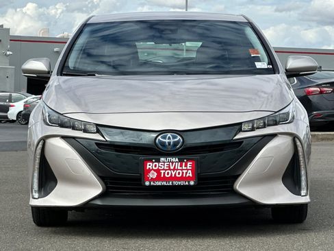 Used 2017 Toyota Prius Prime Premium image 10