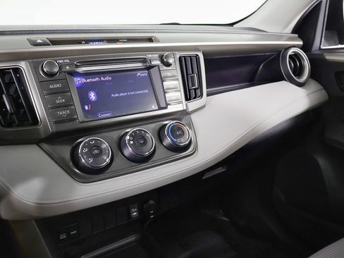 Used 2013 Toyota RAV4 LE image 27