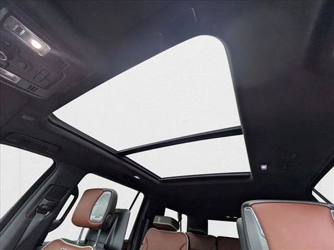 Used 2023 GMC Yukon XL Denali Ultimate image 14