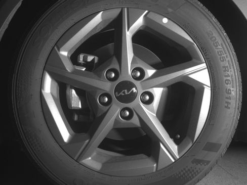 Used 2025 Kia K4 FWD image 12