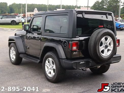 Used 2023 Jeep Wrangler Sport AWD/4WD image 5