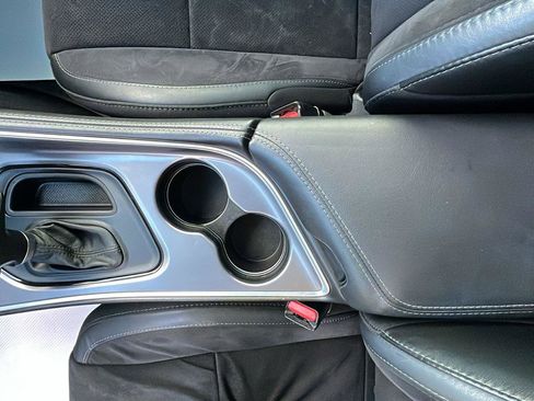 Used 2019 Dodge Challenger R/T w/ Plus Package image 21