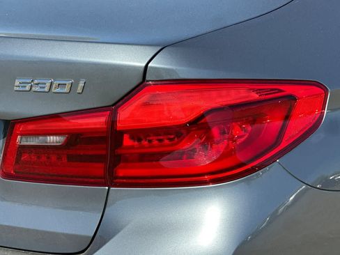 Used 2019 BMW 530i w/ Luxury Package RWD image 31