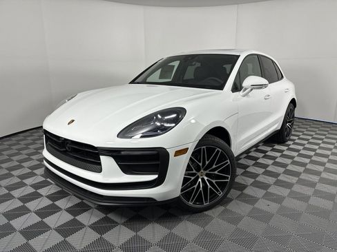 New 2025 Porsche Macan image 1