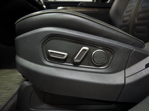 Used 2024 Rivian R1T Adventure AWD/4WD image 8