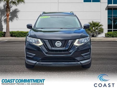 Used 2018 Nissan Rogue SV FWD image 2