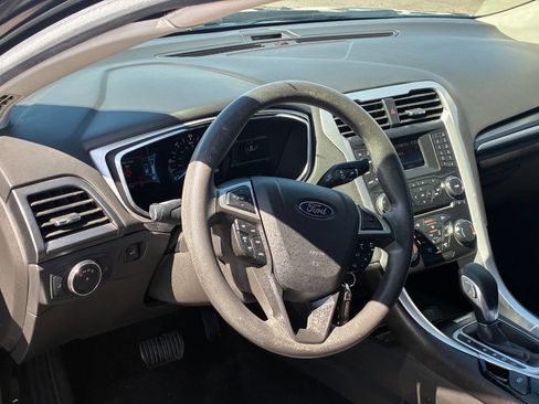 Used 2014 Ford Fusion SE FWD image 16