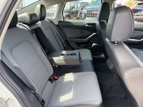 Used 2025 Volkswagen Jetta SE w/ Sunroof Package FWD image 34