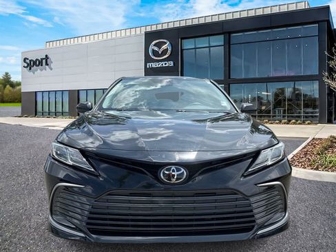 Used 2022 Toyota Camry LE FWD image 9