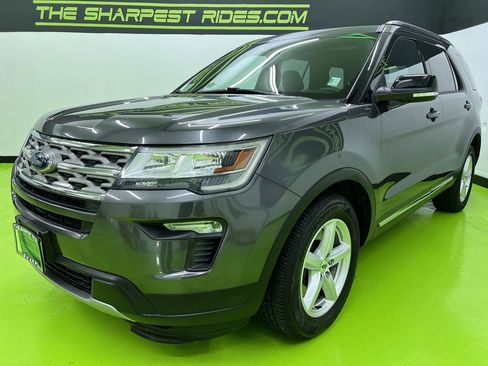Used 2018 Ford Explorer XLT w/ Equipment Group 201A FWD image 5