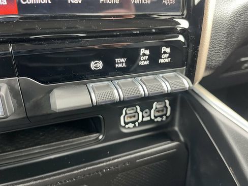 Used 2023 RAM 2500 Laramie AWD/4WD image 59