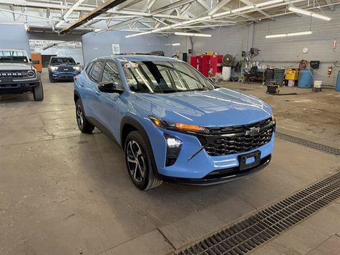 Used 2024 Chevrolet Trax RS w/ Driver Confidence Package FWD image 7