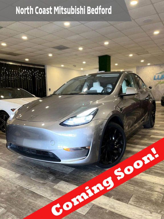 Used 2025 Tesla Model Y Long Range AWD/4WD image 1