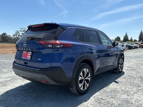 Used 2023 Nissan Rogue SV FWD image 3