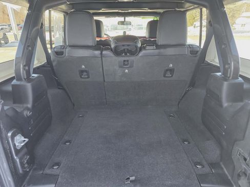 Used 2021 Jeep Wrangler Unlimited Rubicon w/ Xtreme Recon 35" Tire Package image 5