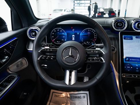 Used 2025 Mercedes-Benz GLC 350e 4MATIC image 12